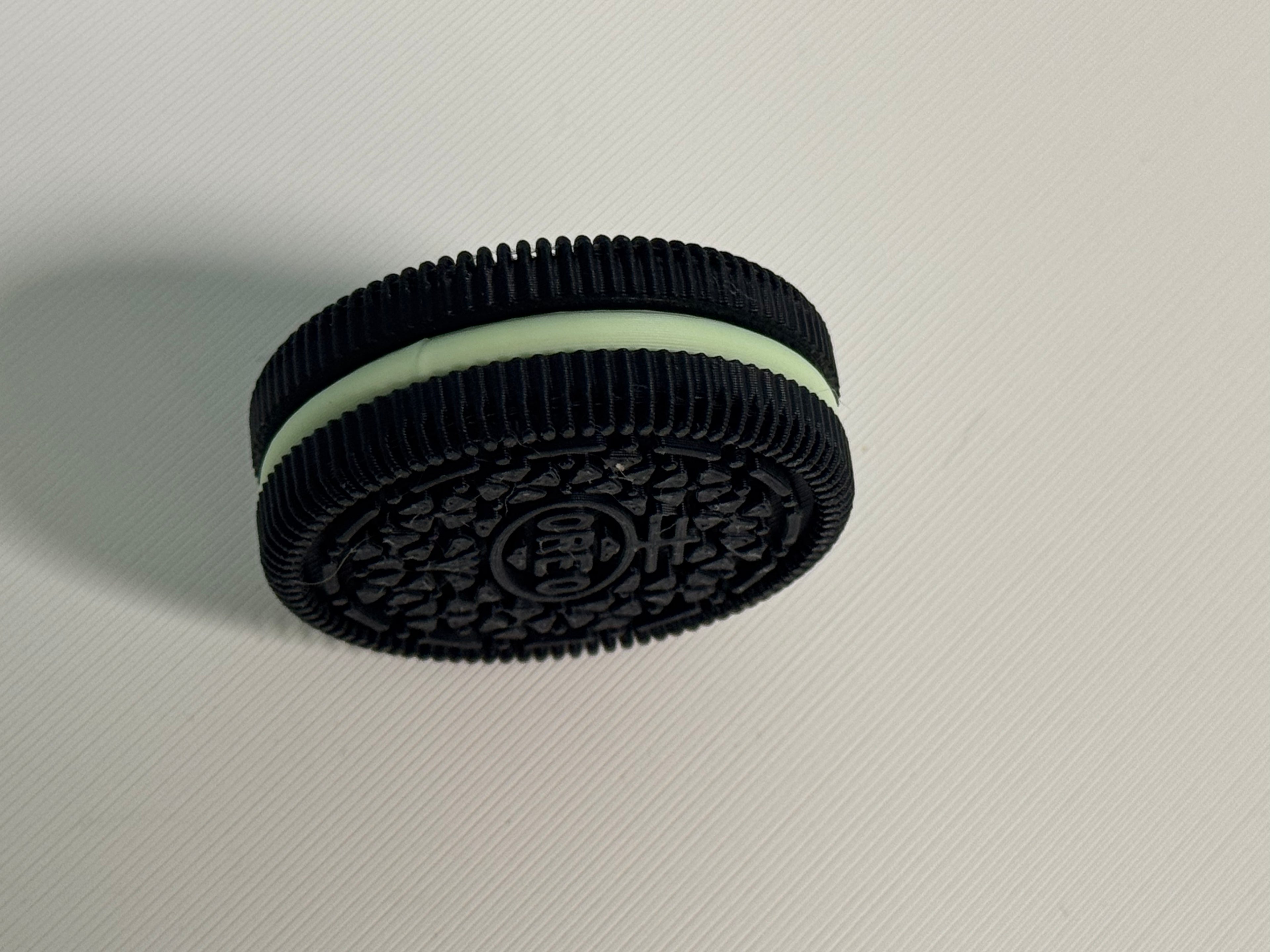 Mint Magnetic Oreo Fidget Toy