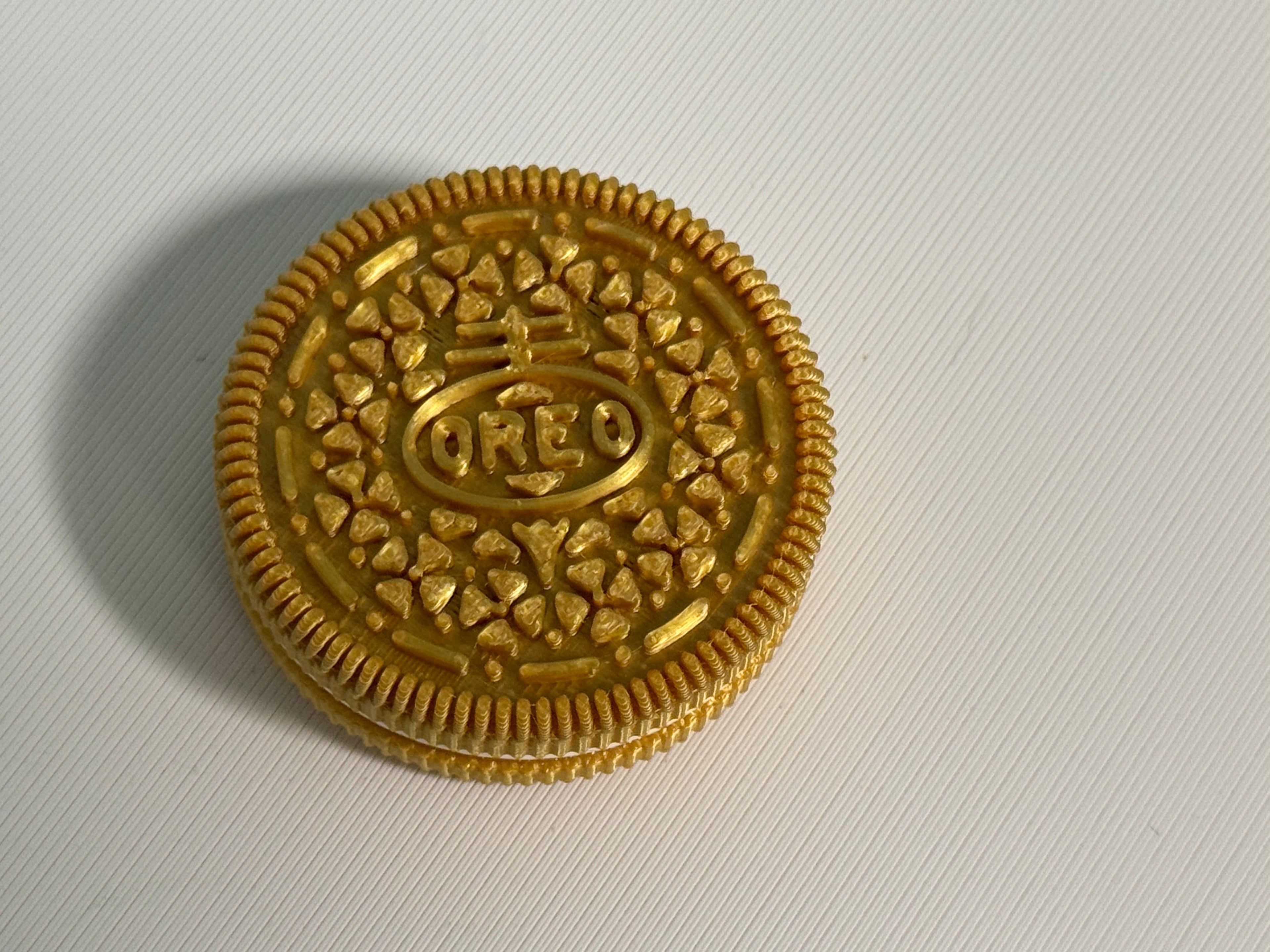 Metallic Gold Magnetic Oreo Fidget Toy