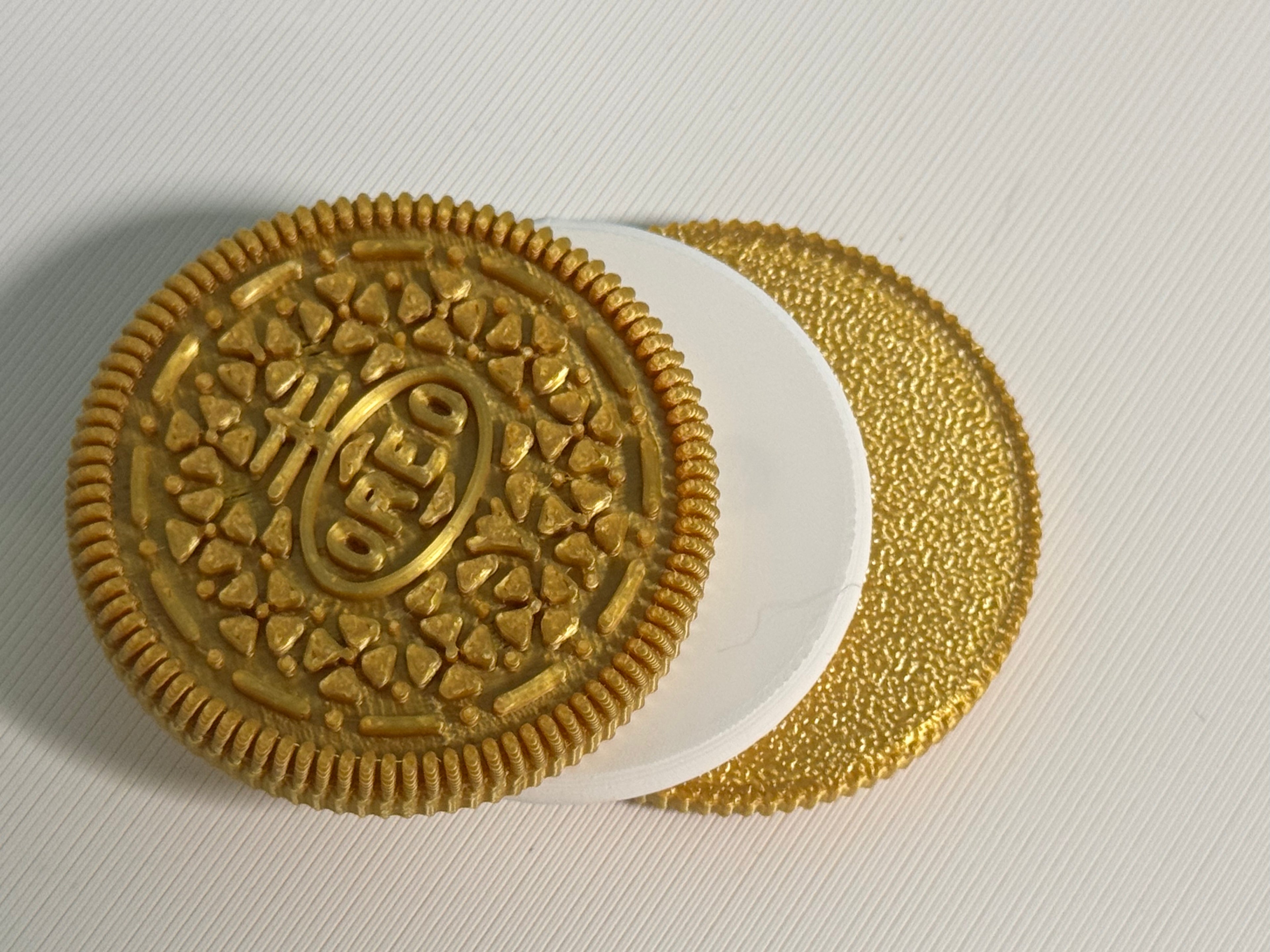 Metallic Gold Magnetic Oreo Fidget Toy